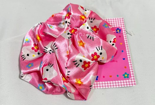 Hello Kitty Collaboration, Scrunchie Heisei Retro, Thank You Mart Kao Hana - TokuDeals